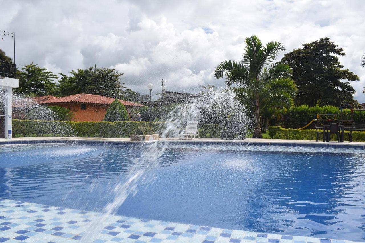 Hotel Parque De Los Arrieros Montenegro Exterior photo